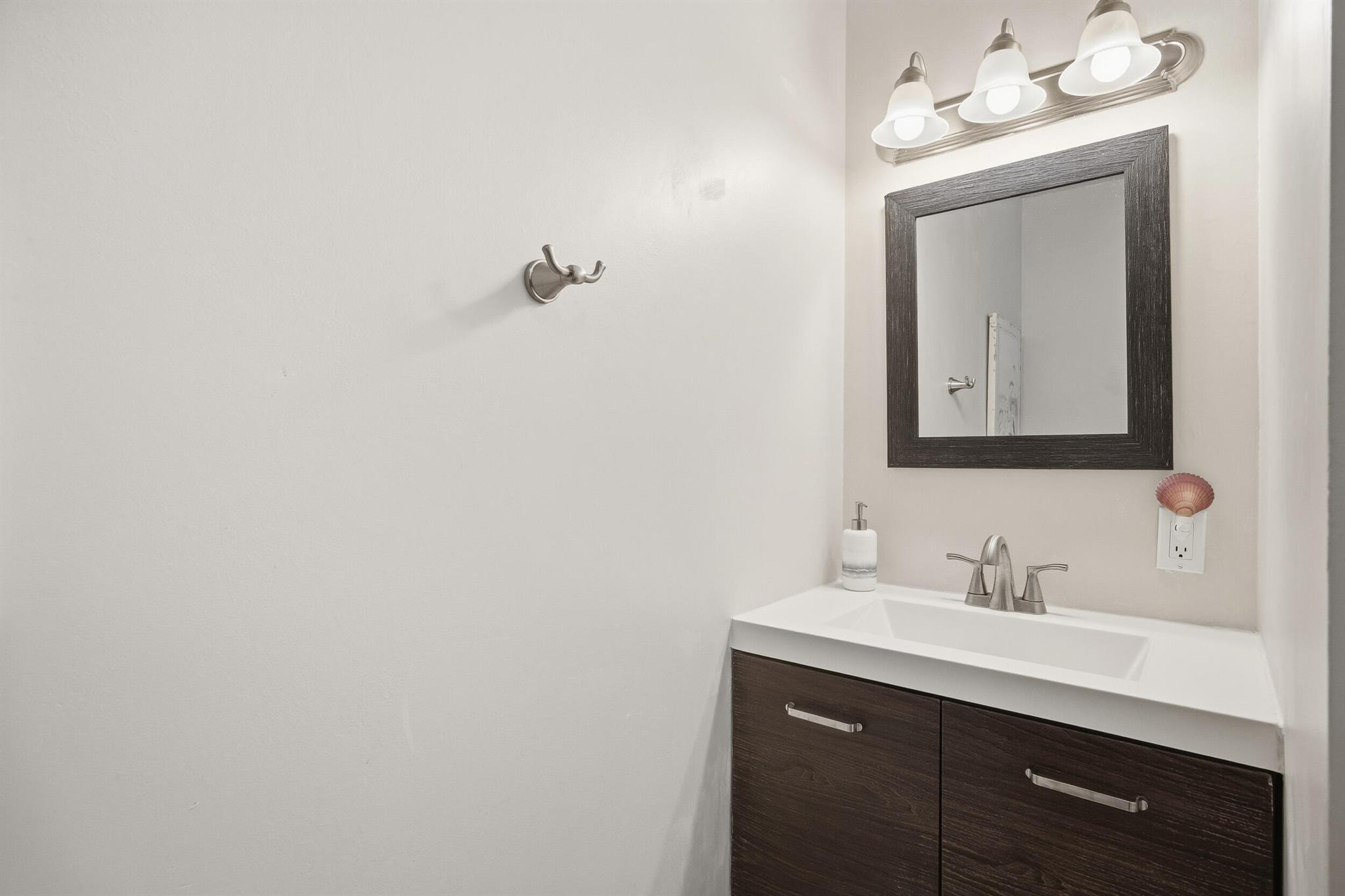 CEDAR POINTE CONDOMINIUM - Residential