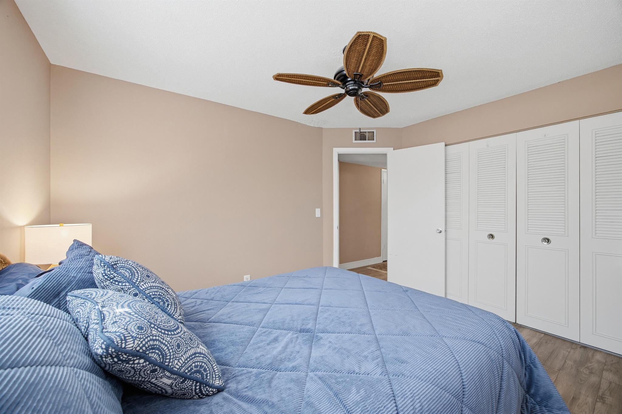 CEDAR POINTE CONDOMINIUM - Residential