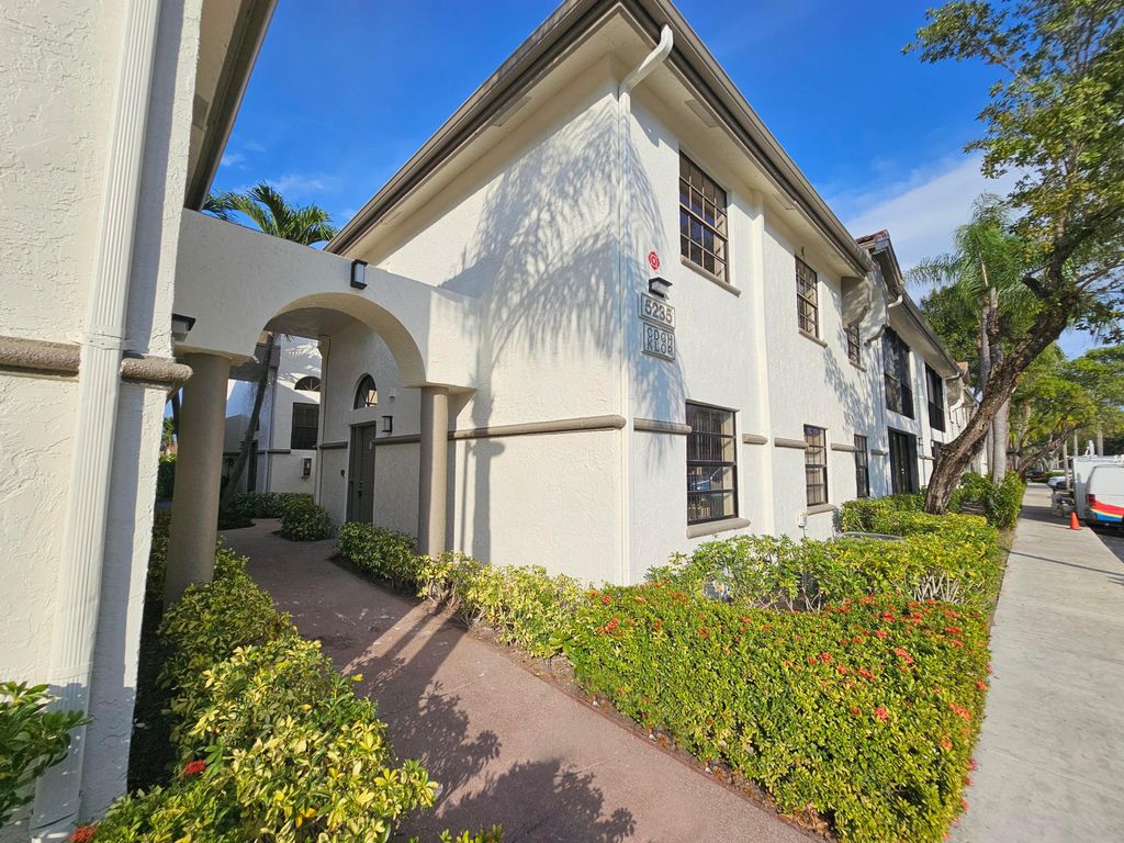 Photo of 5235 Europa Drive #O, Boynton Beach, FL 33437 (MLS # R11164908)