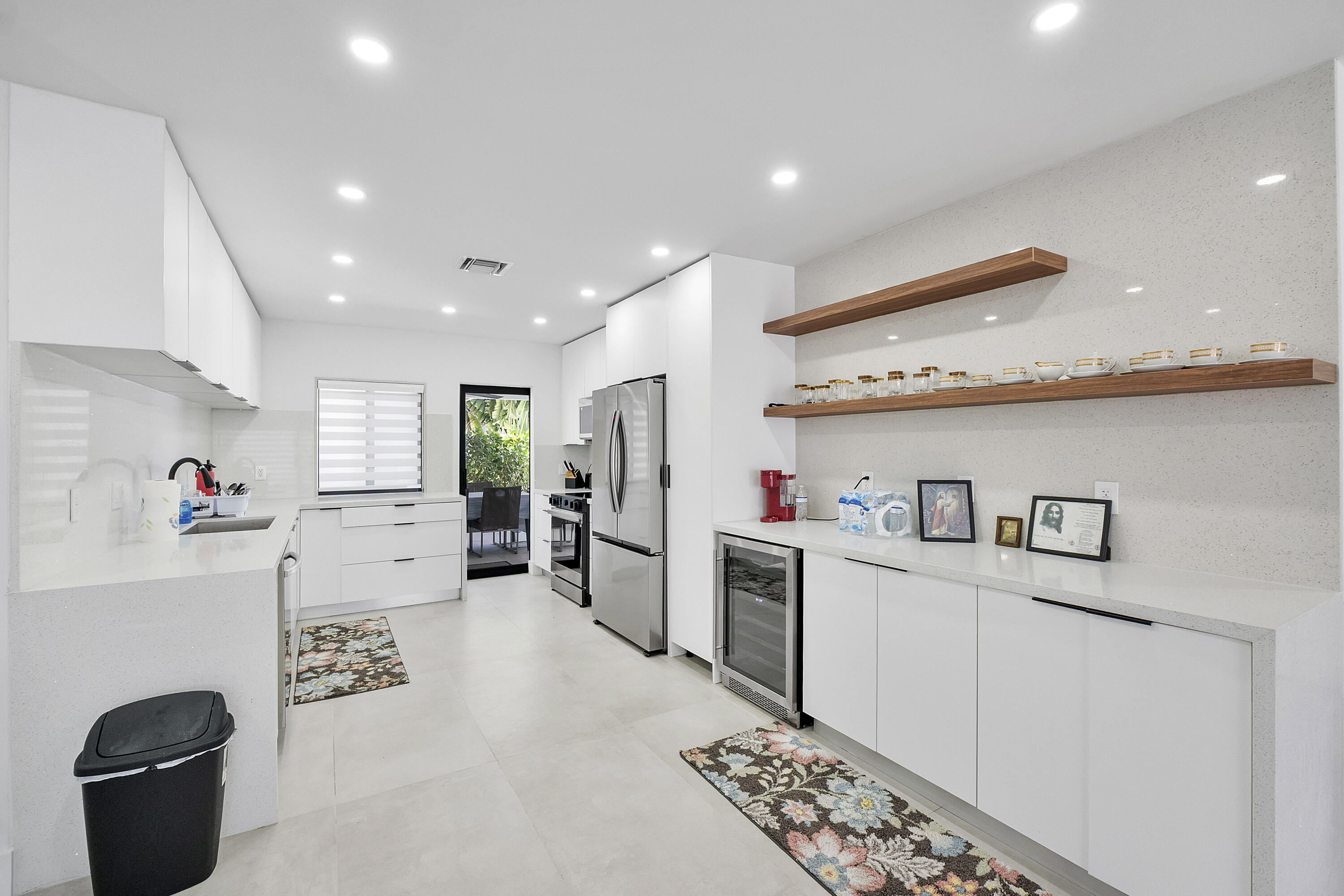 CYPRESS COVE - Residential Income