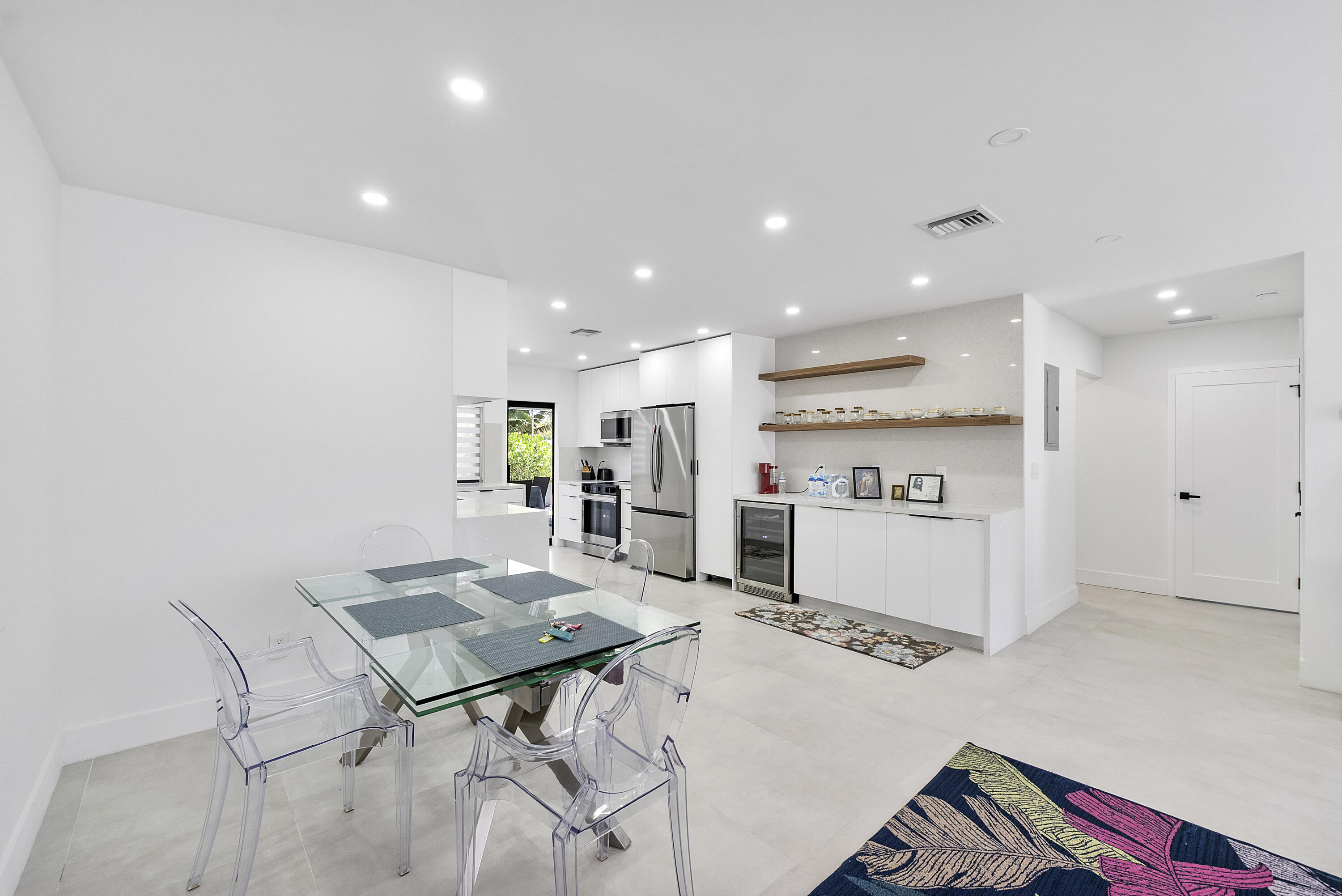 CYPRESS COVE - Residential Income