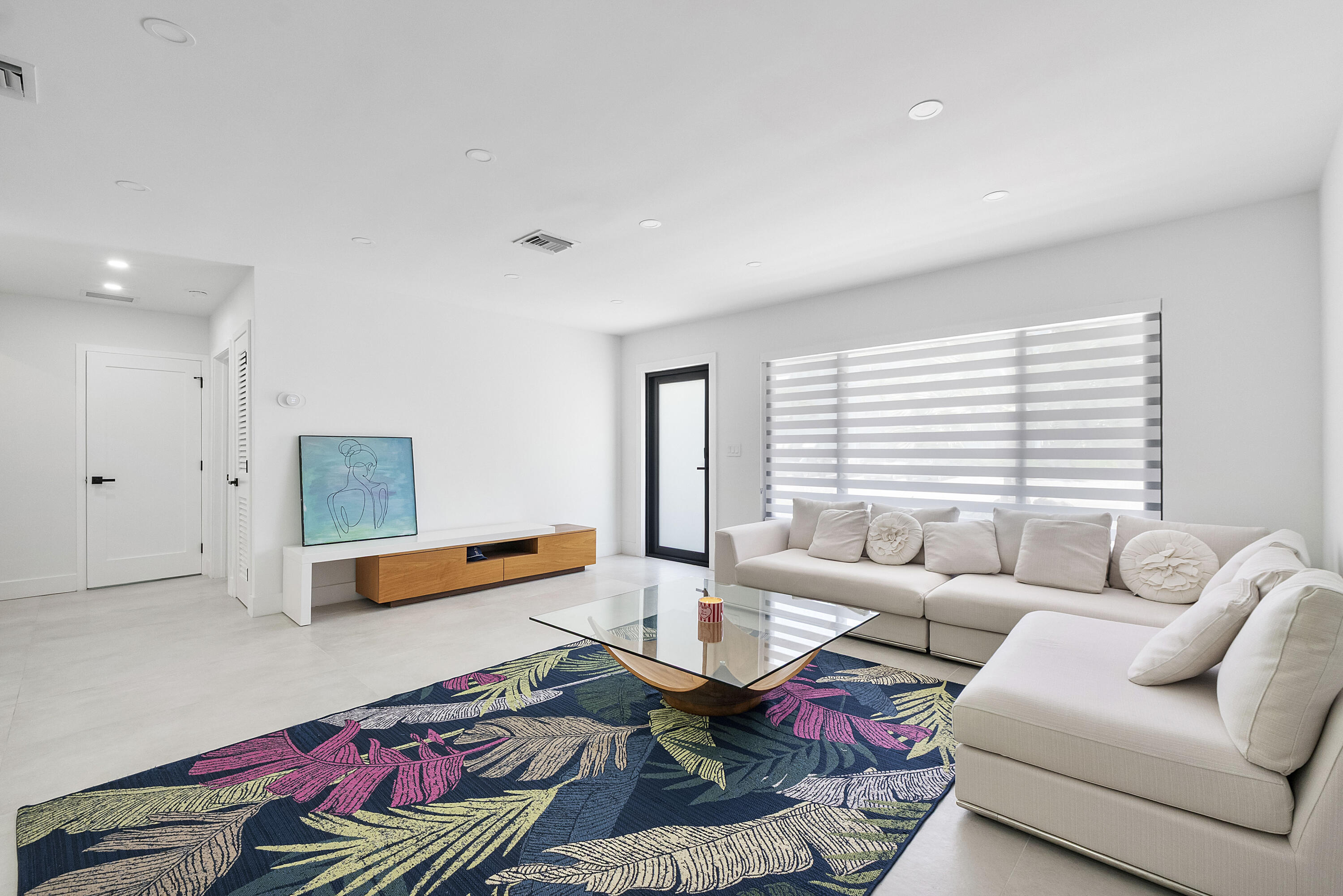CYPRESS COVE - Residential Income