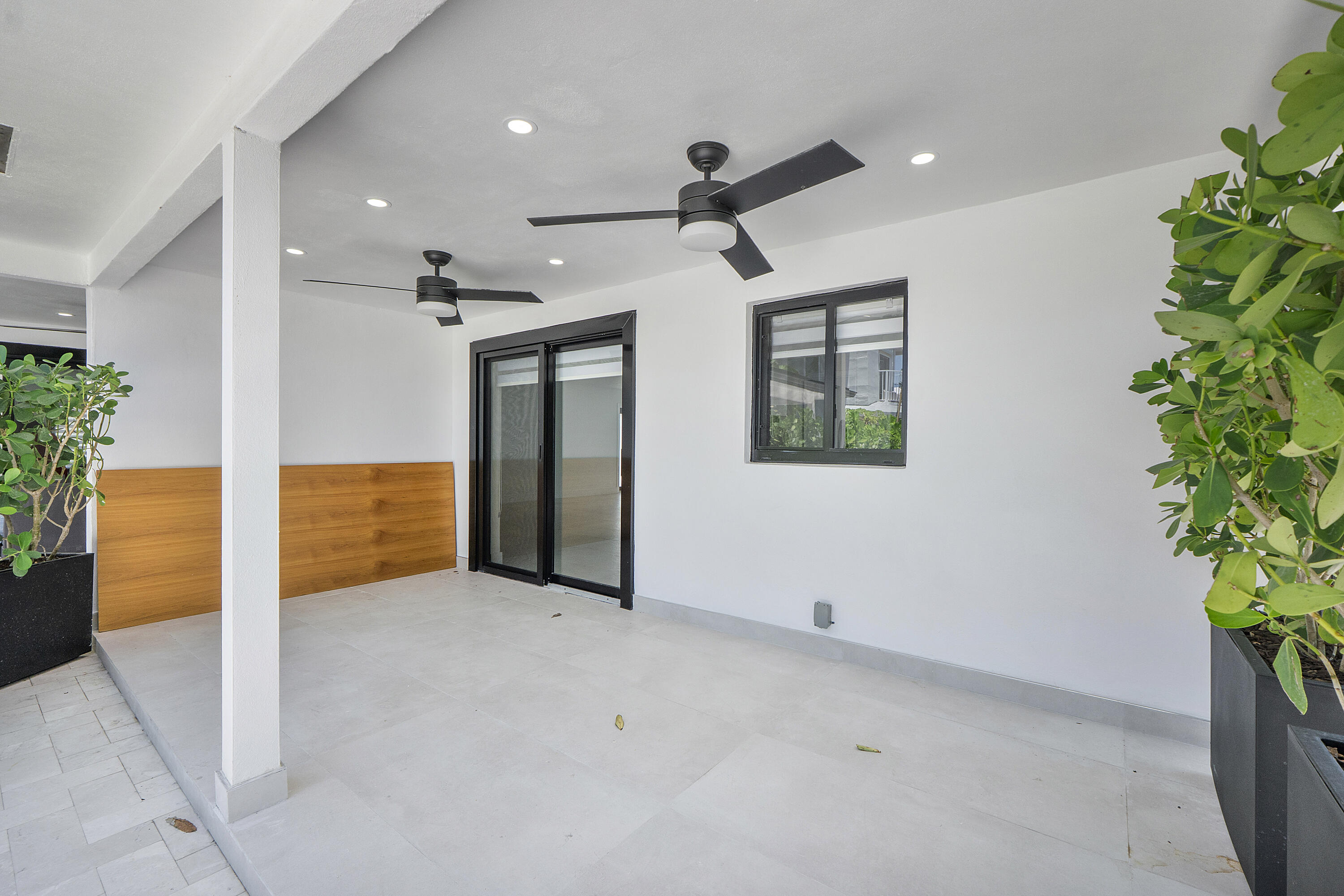 CYPRESS COVE - Residential Income