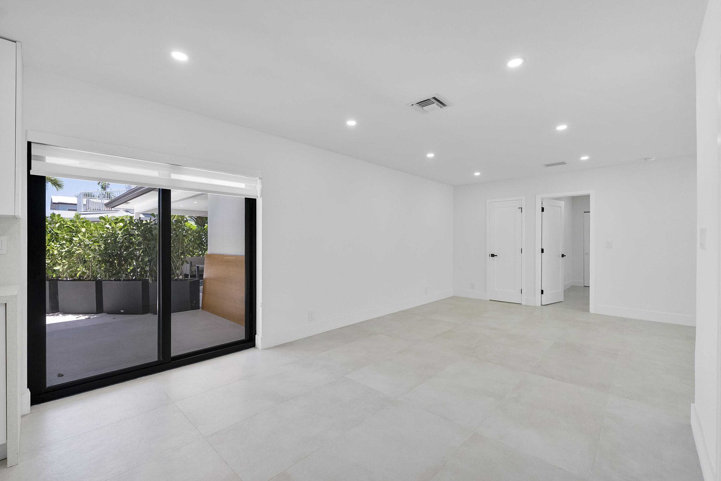CYPRESS COVE - Residential Income