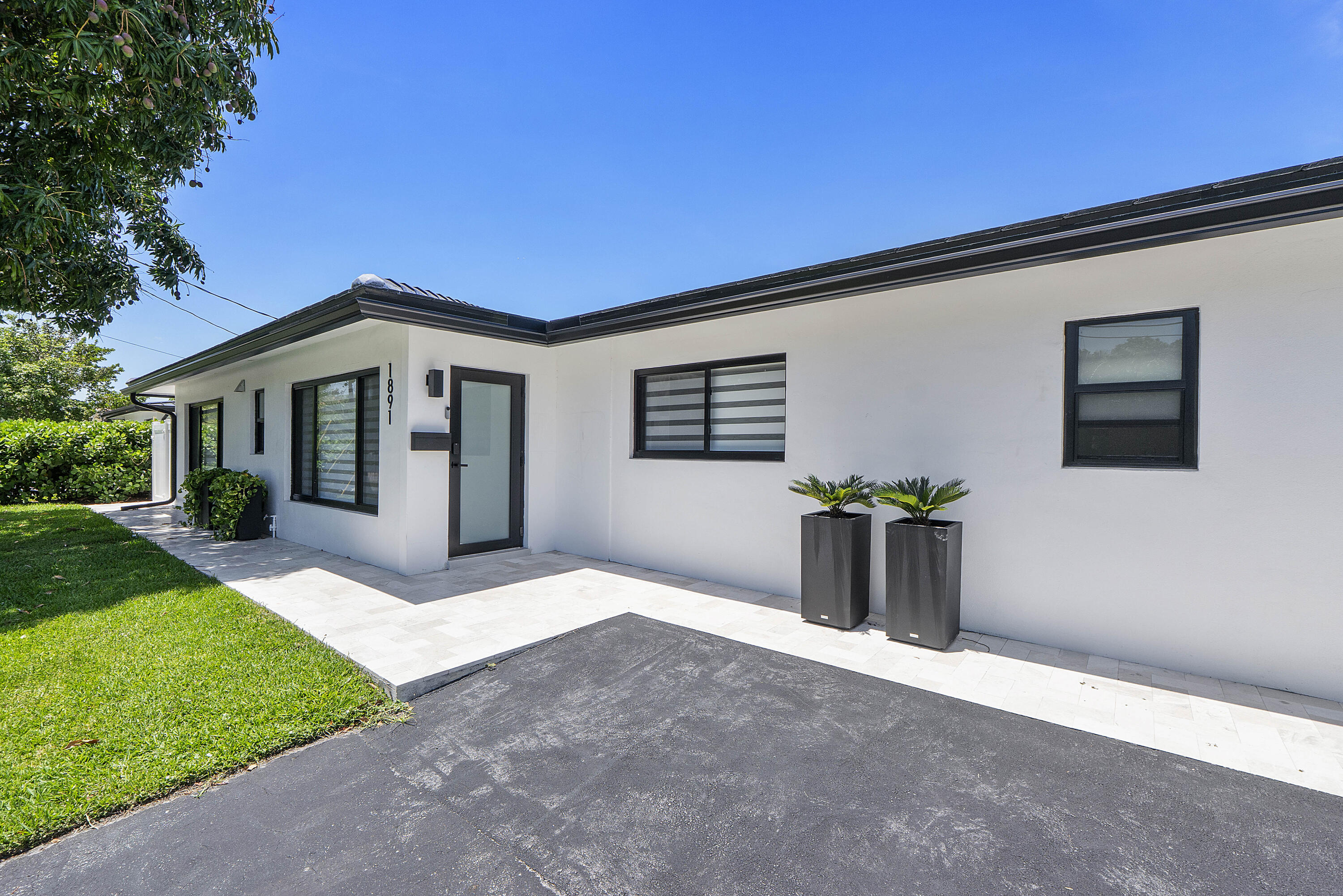 CYPRESS COVE - Residential Income