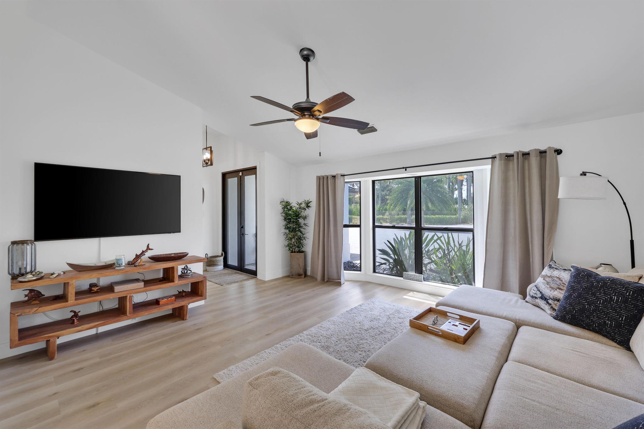 CALOOSA - Residential Lease