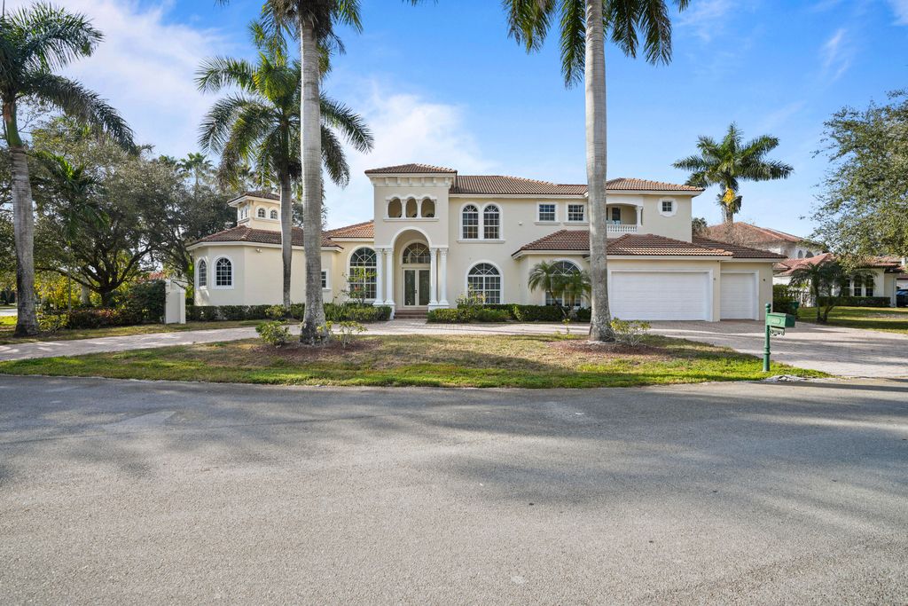 Photo of 3201 E Stonebrook Circle, Davie, FL 33330 (MLS # B26000093)