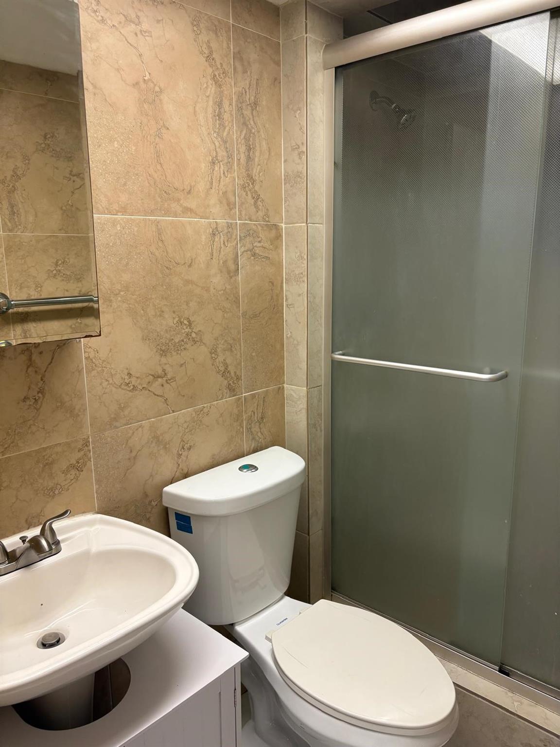 NORTH HOLLYWOOD - Residential Lease