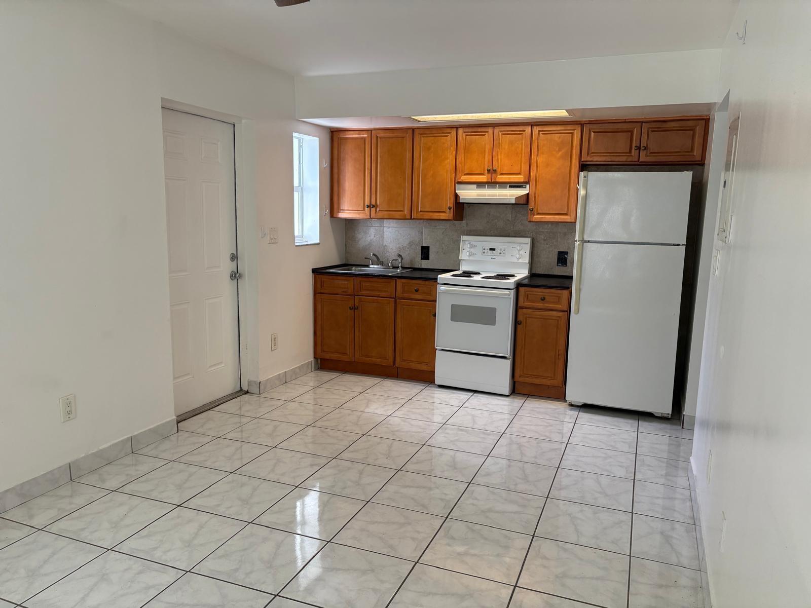 NORTH HOLLYWOOD - Residential Lease