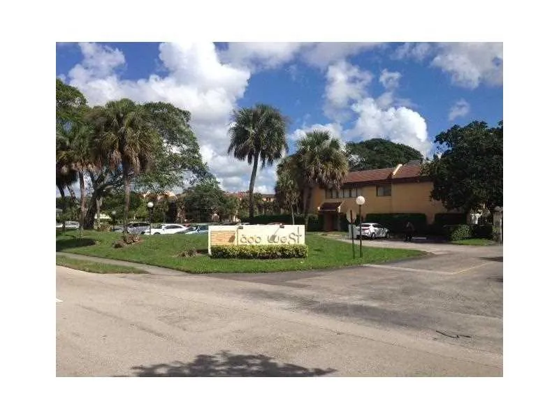 450 Commodore Dr Unit 108