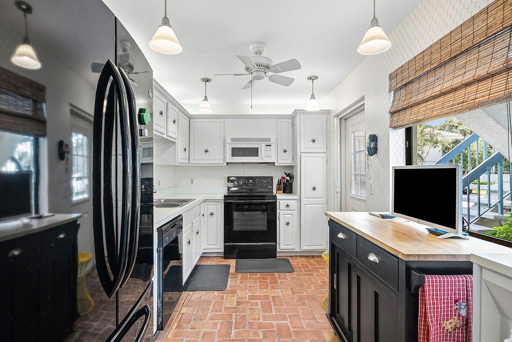 Photo of 4022 Quail Ridge Drive #Osprey, Boynton Beach, FL 33436 (MLS # R11128998)