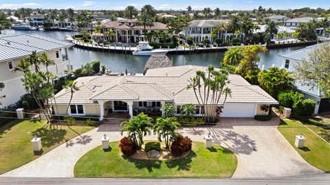 Tiny photo for 2600 NE 33rd Street, Lighthouse Point, FL 33064 (MLS # B26049992)