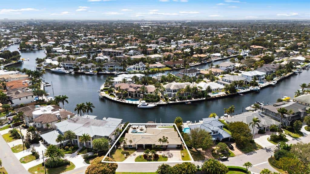 Photo of 2600 NE 33rd Street, Lighthouse Point, FL 33064 (MLS # B26049992)