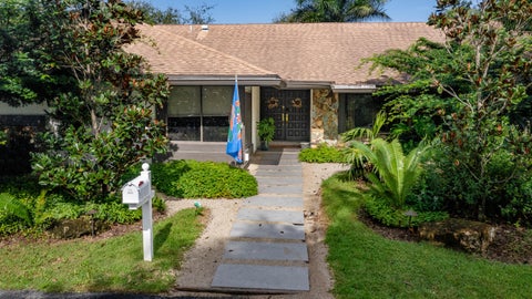 Tiny photo for 941 BAYBERRY POINT Drive, Plantation, FL 33324 (MLS # B26090462)