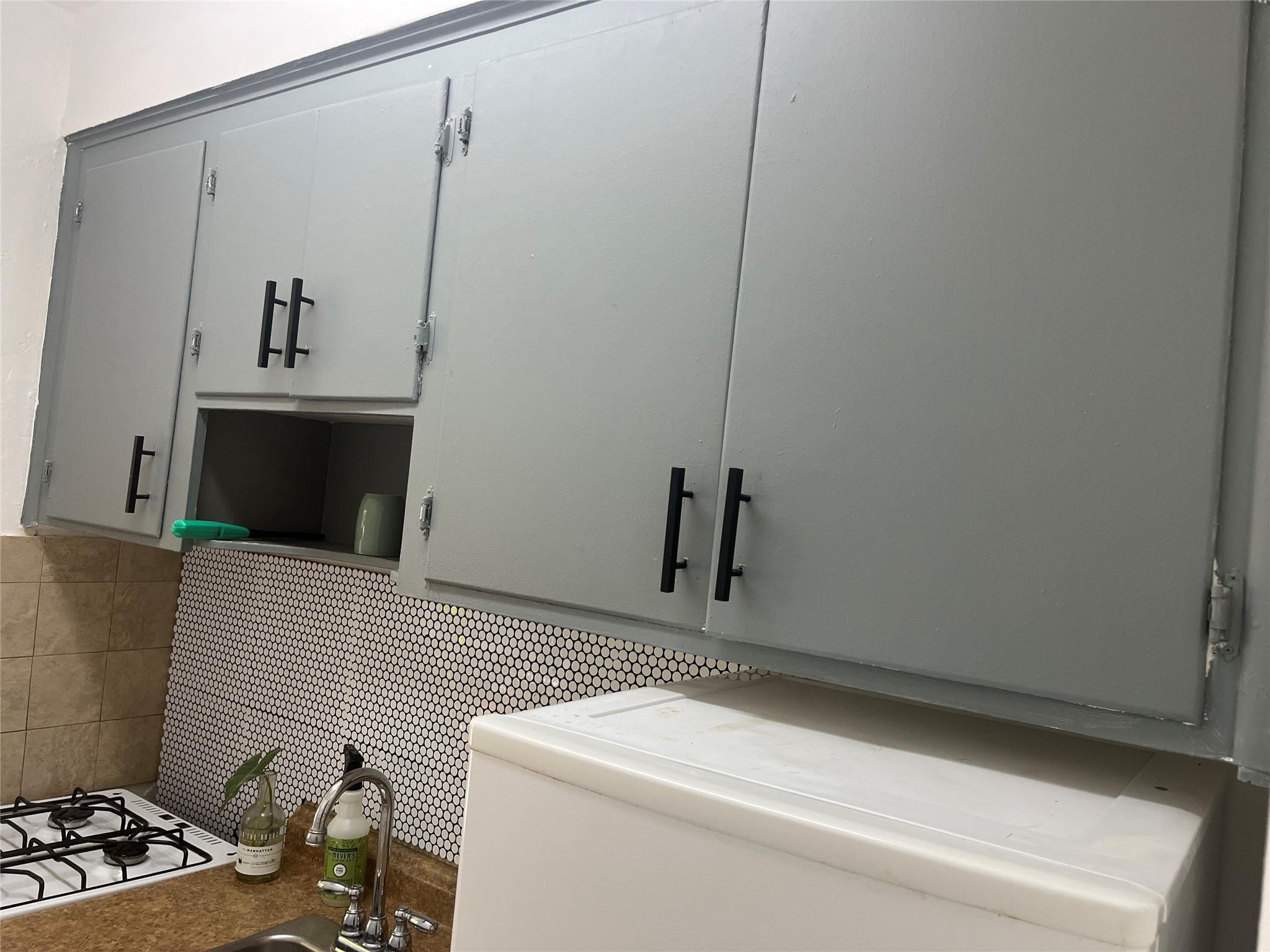 Hollywood 1-21 B - Residential Lease