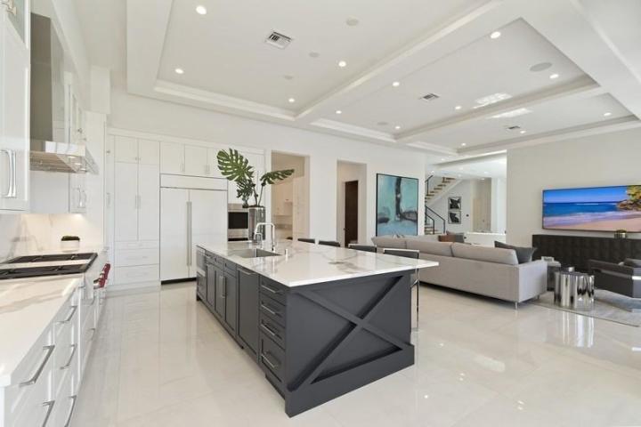 LITTLE HARBOR ON THE HILLSBORO - Residential