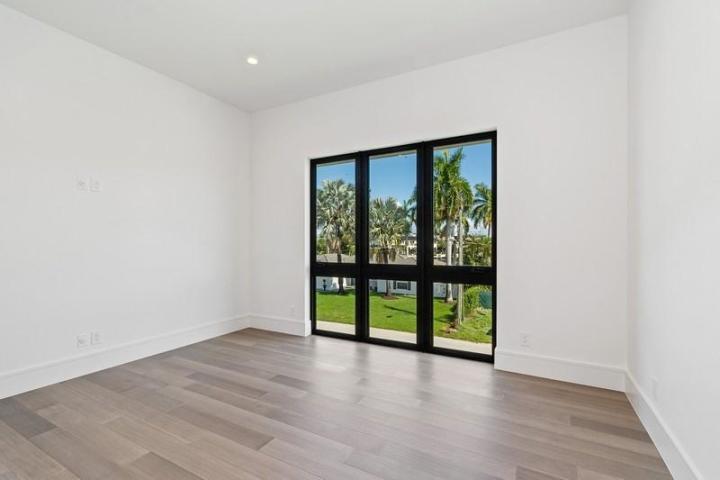 LITTLE HARBOR ON THE HILLSBORO - Residential