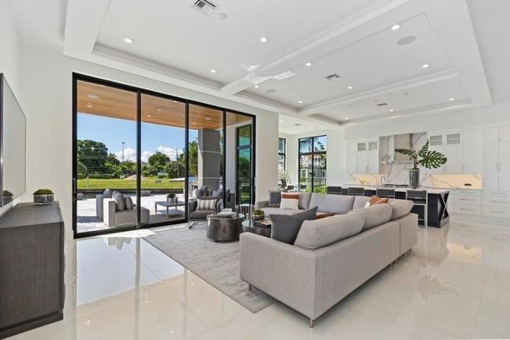 LITTLE HARBOR ON THE HILLSBORO - Residential