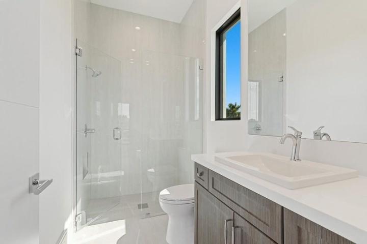 LITTLE HARBOR ON THE HILLSBORO - Residential