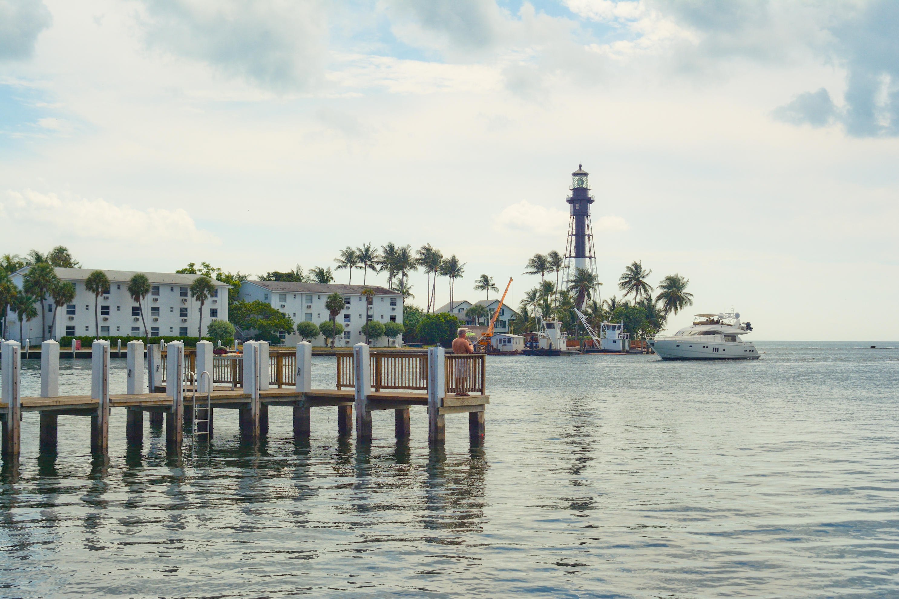 LITTLE HARBOR ON THE HILLSBORO - Residential
