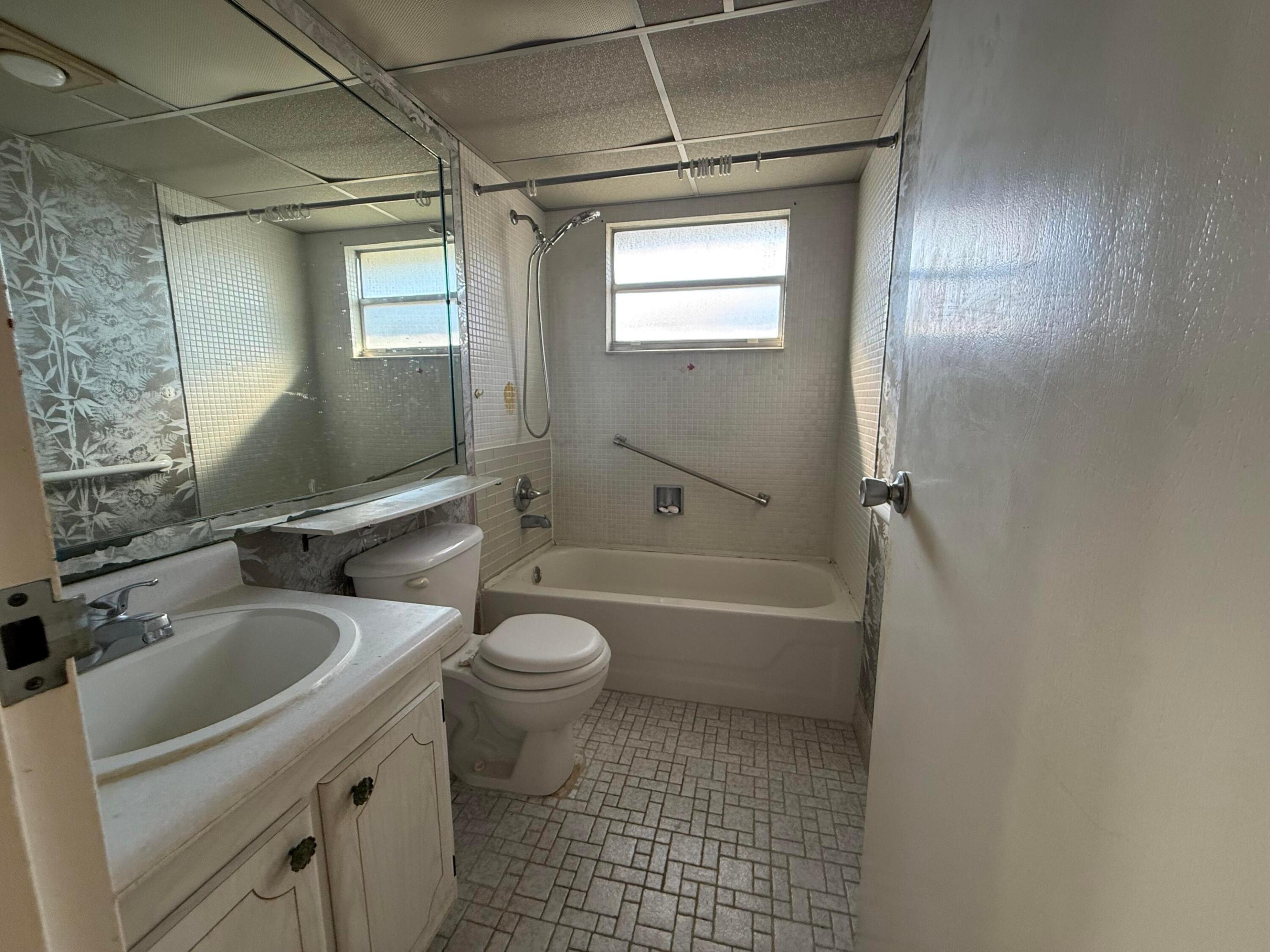 KINGS POINT MONACO CONDOS - Residential