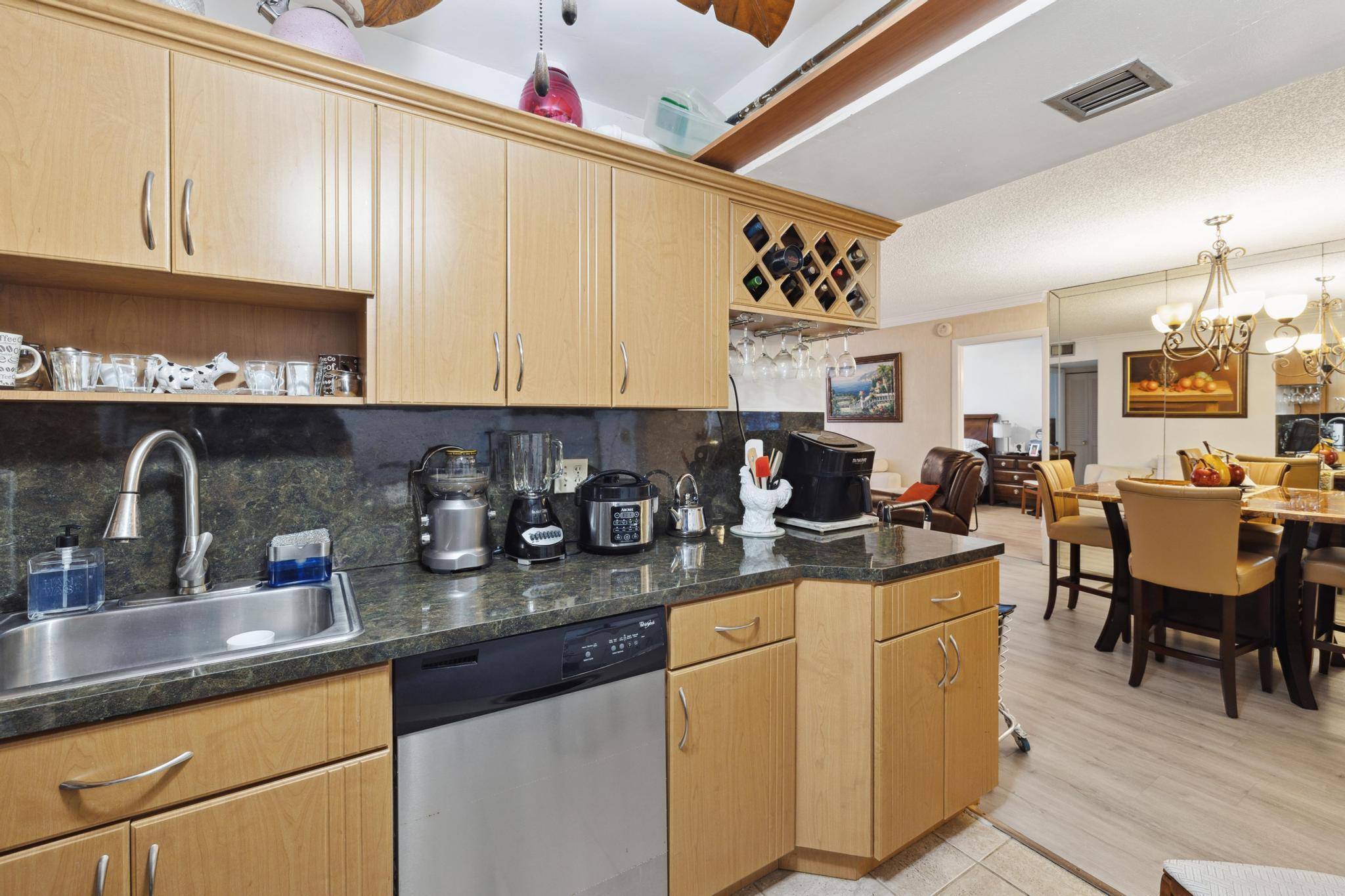 1100 Saint Charles Place 703