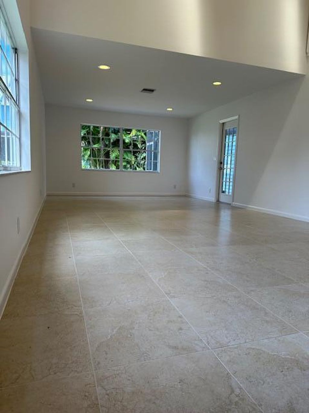 Photo of 804 Ocean Dunes Circle, Jupiter, FL 33477 (MLS # R11015528)