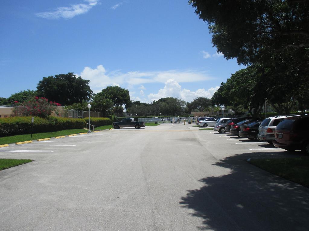 BREAKWATERS OF THE PALM BEACHES CONDO - Residential