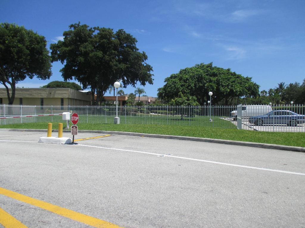 BREAKWATERS OF THE PALM BEACHES CONDO - Residential