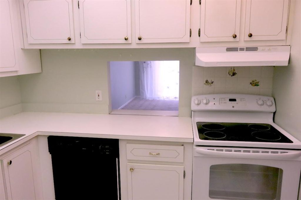 Photo of 470 Executive Center Drive #2k, West Palm Beach, FL 33401 (MLS # R11154402)