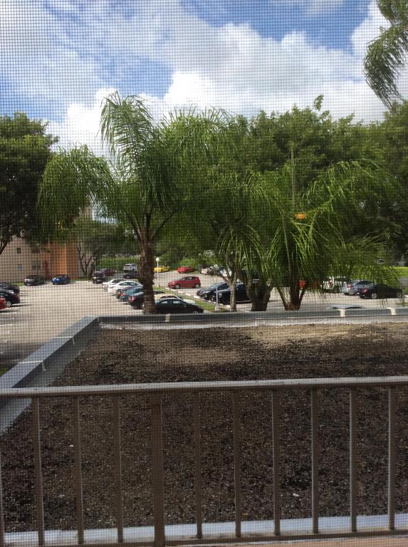 BREAKWATERS OF THE PALM BEACHES CONDO - Residential