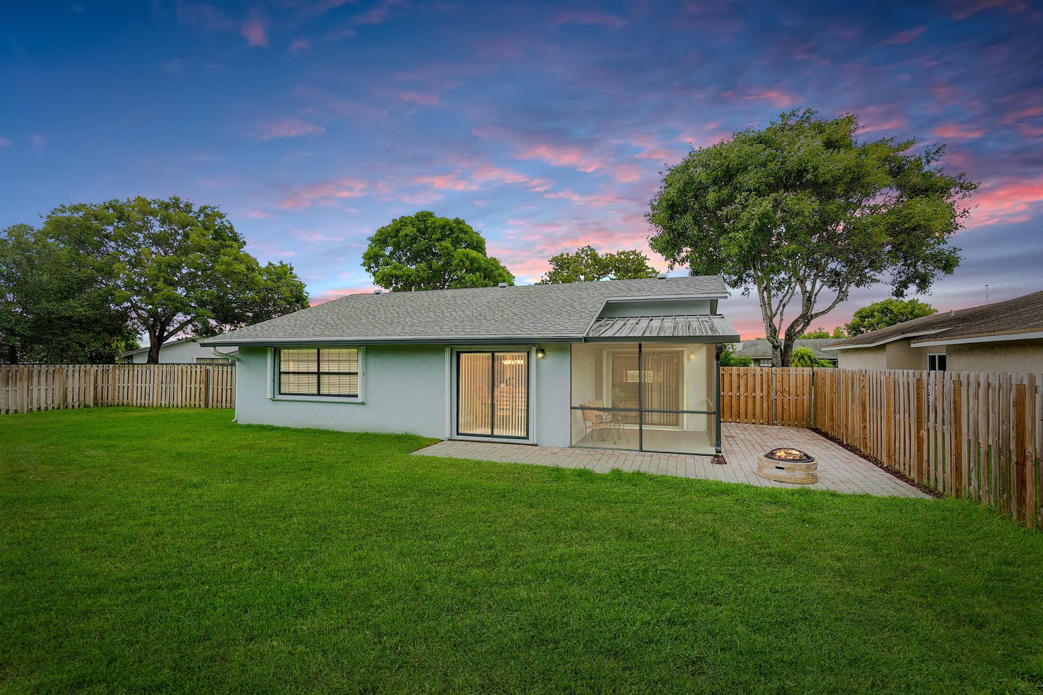 8864 NW 76 Place