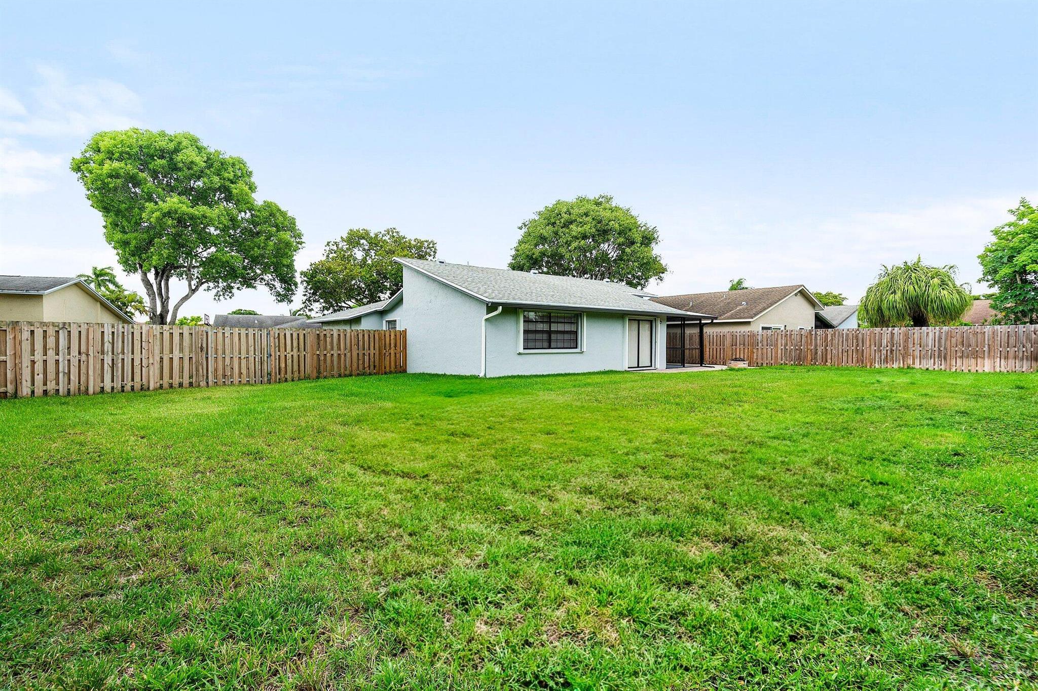8864 NW 76 Place