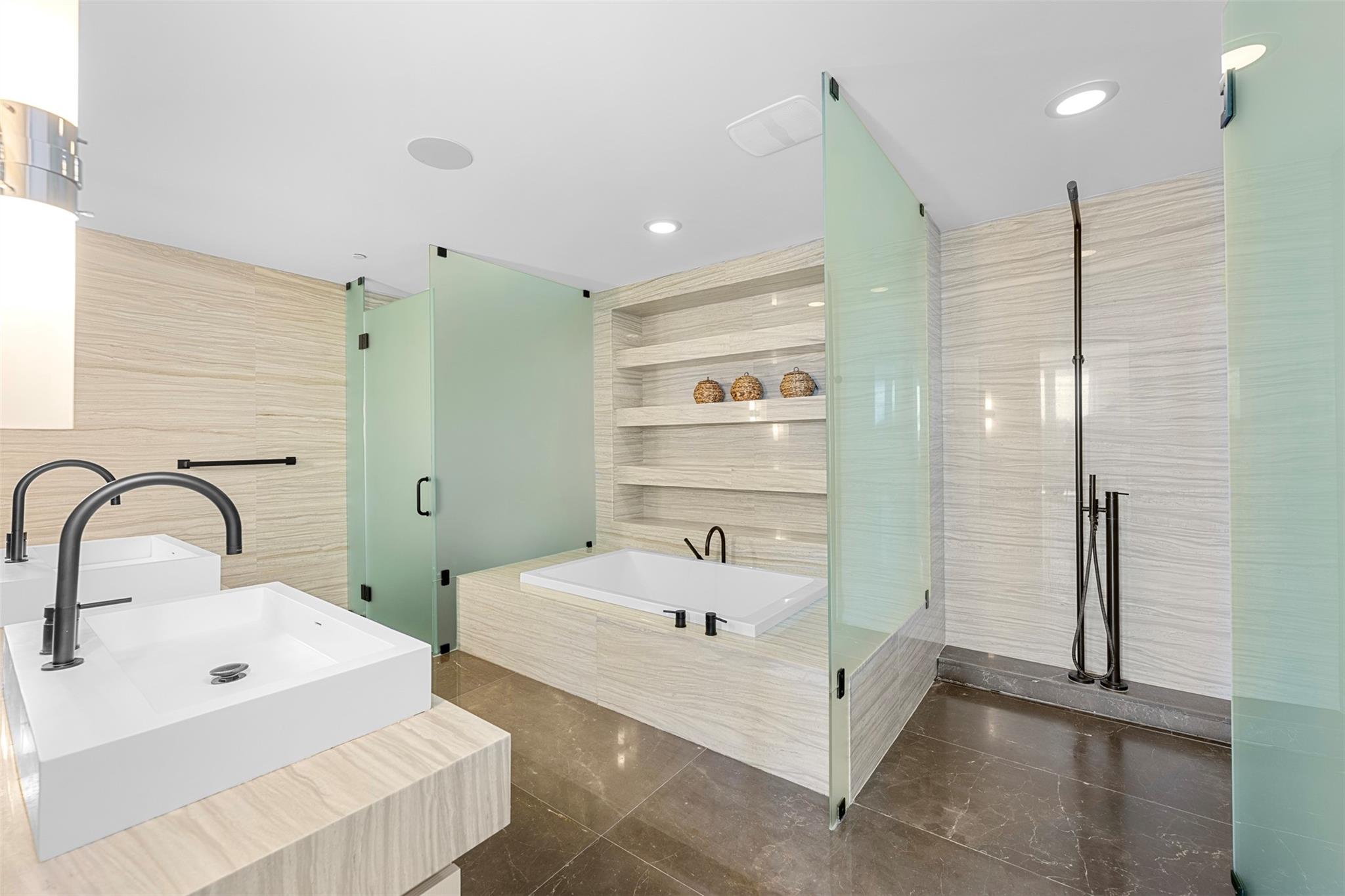 AUBERGE BEACH RESIDENCES - Residential