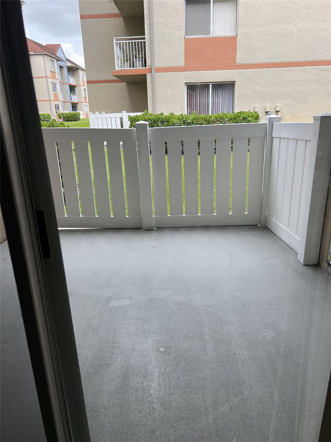 VILLA RUSTICA I CONDO - Residential Lease