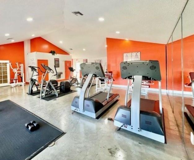 VILLA RUSTICA I CONDO - Residential Lease