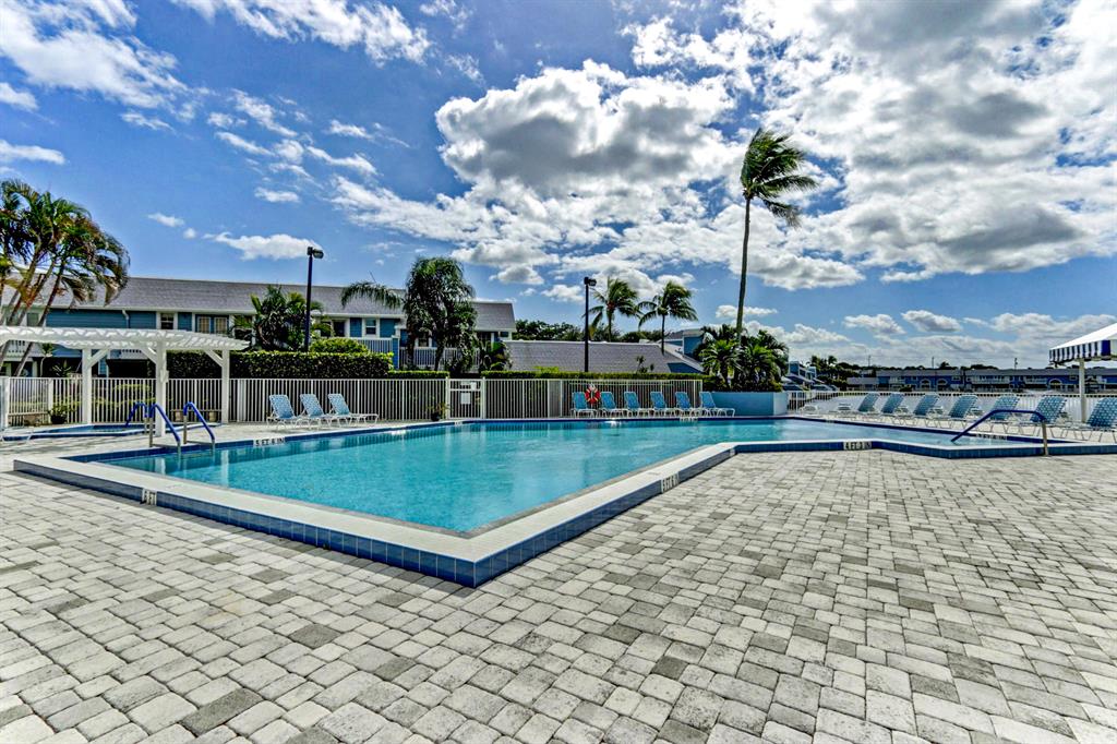 VILLAS OF OCEAN DUNES 4 - Residential