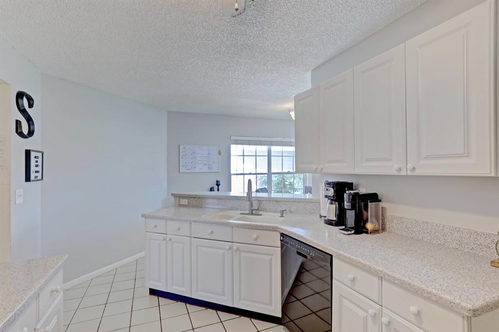 VILLAS OF OCEAN DUNES 4 - Residential