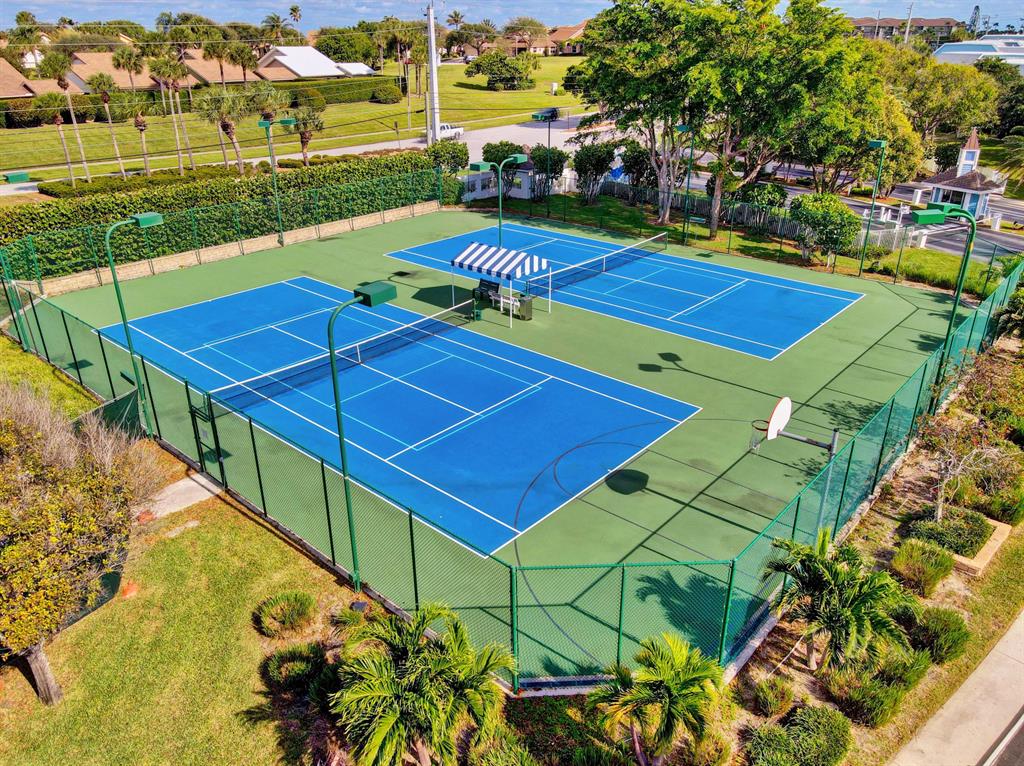 VILLAS OF OCEAN DUNES 4 - Residential