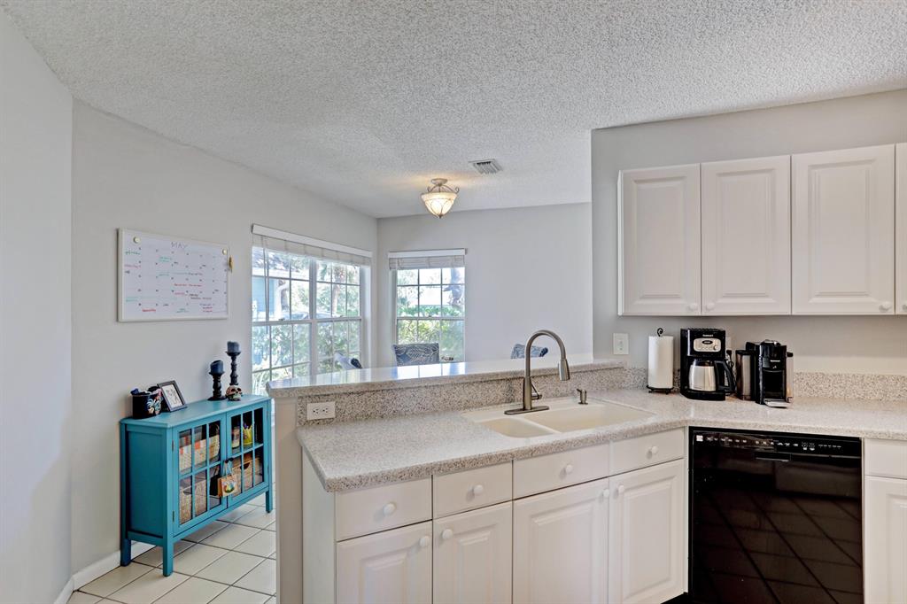 VILLAS OF OCEAN DUNES 4 - Residential