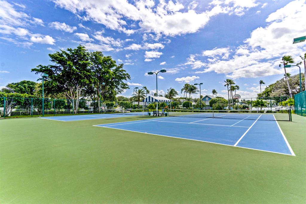 VILLAS OF OCEAN DUNES 4 - Residential