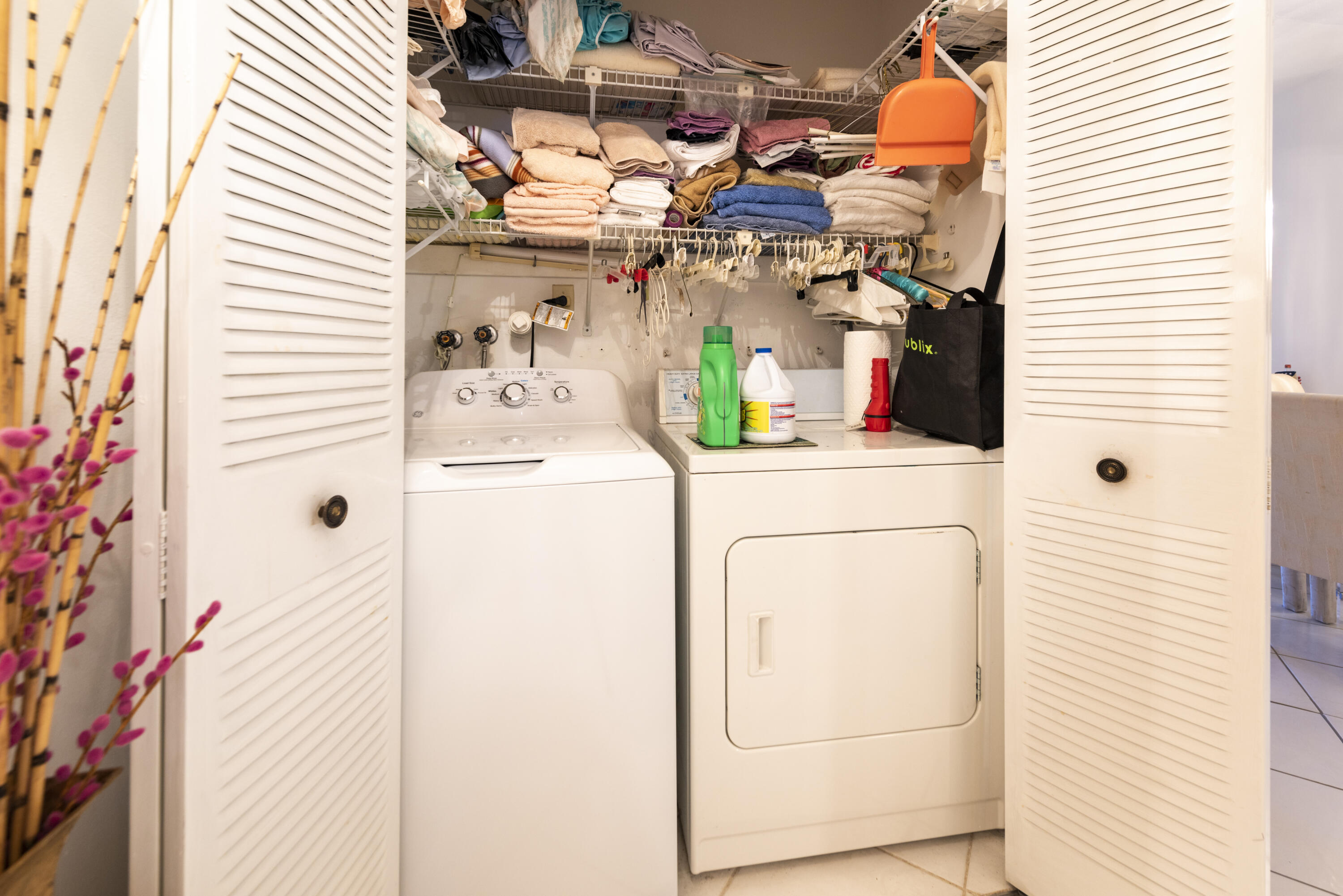 WEDGEWOOD CONDOMINIUM - Residential