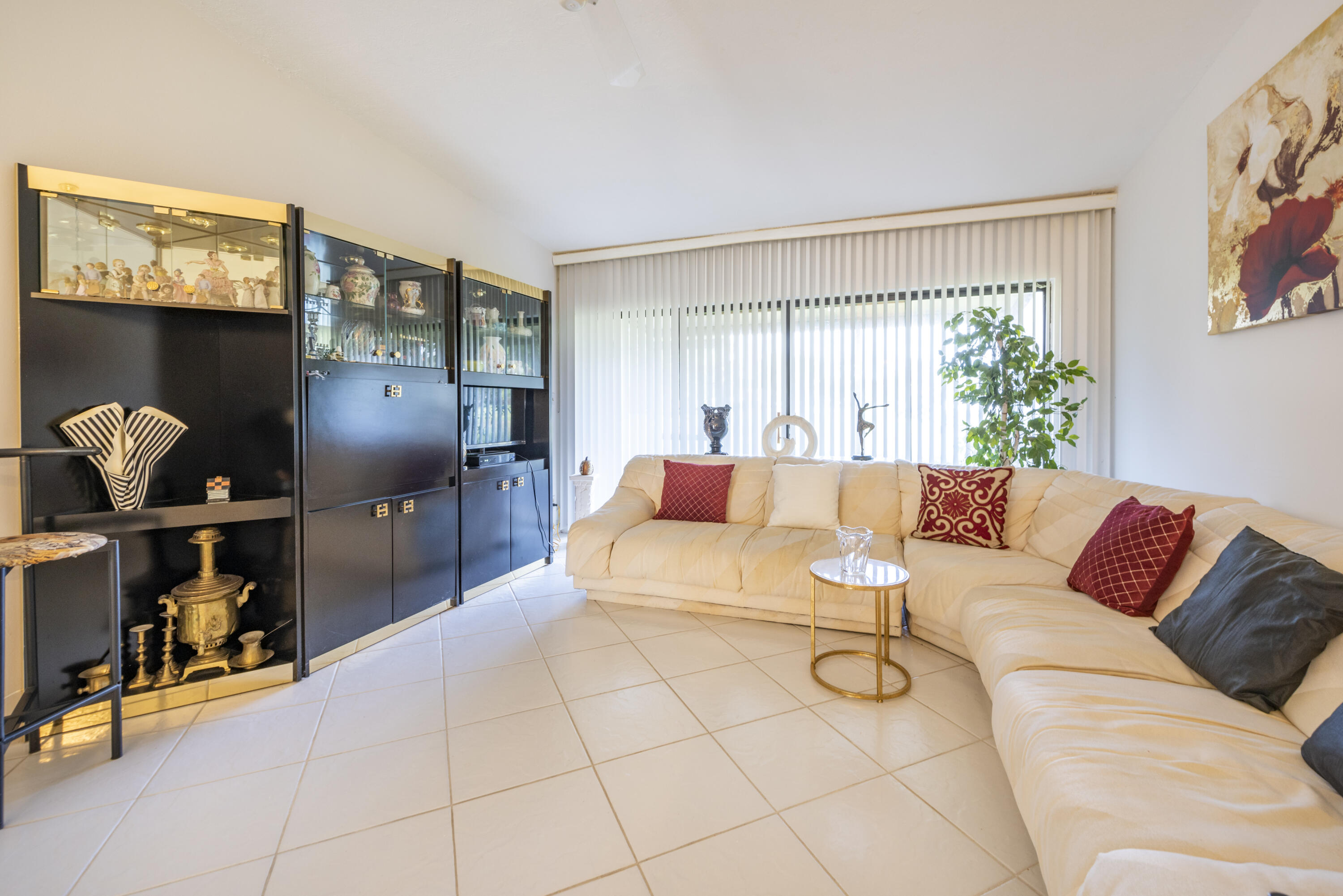 WEDGEWOOD CONDOMINIUM - Residential