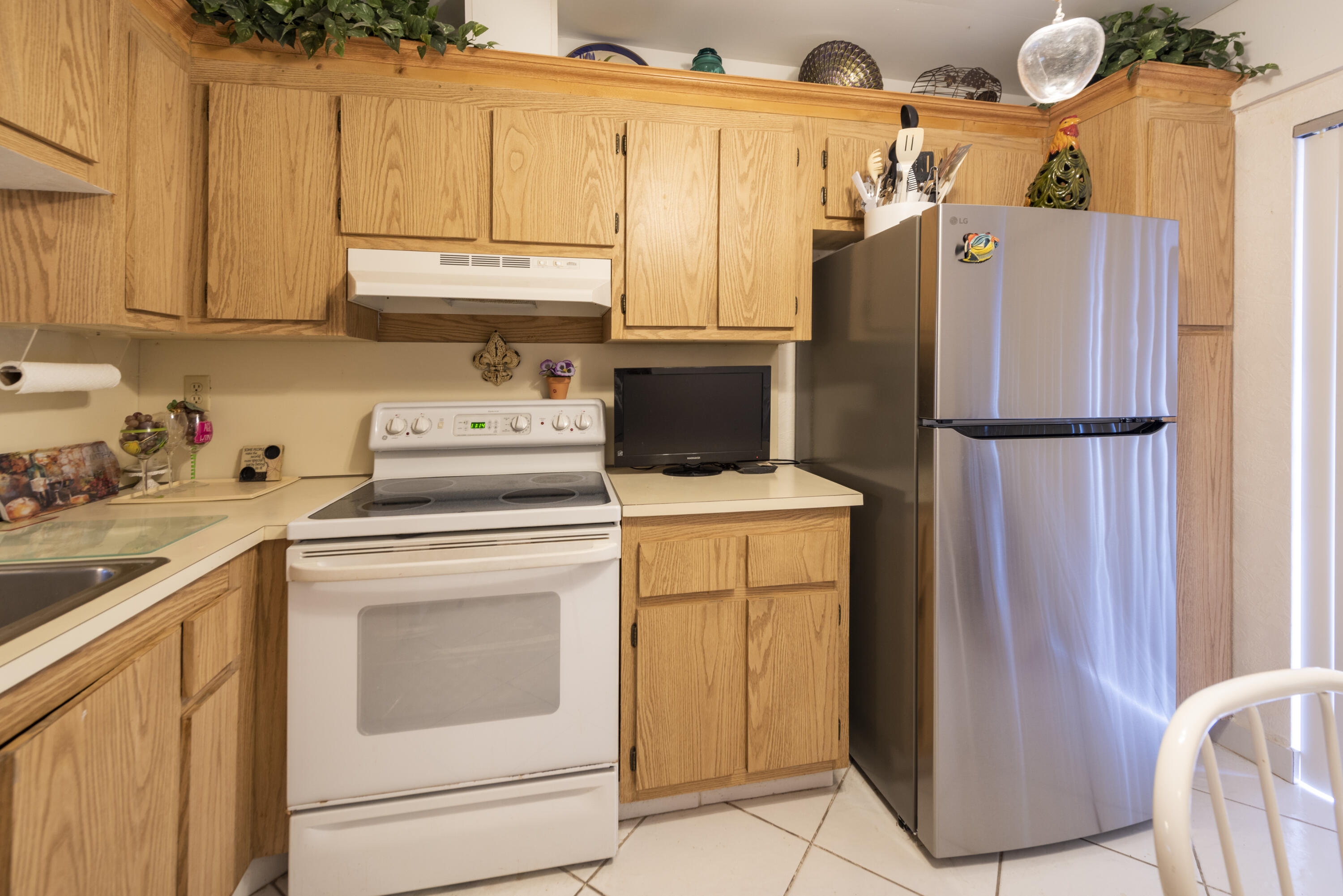 WEDGEWOOD CONDOMINIUM - Residential