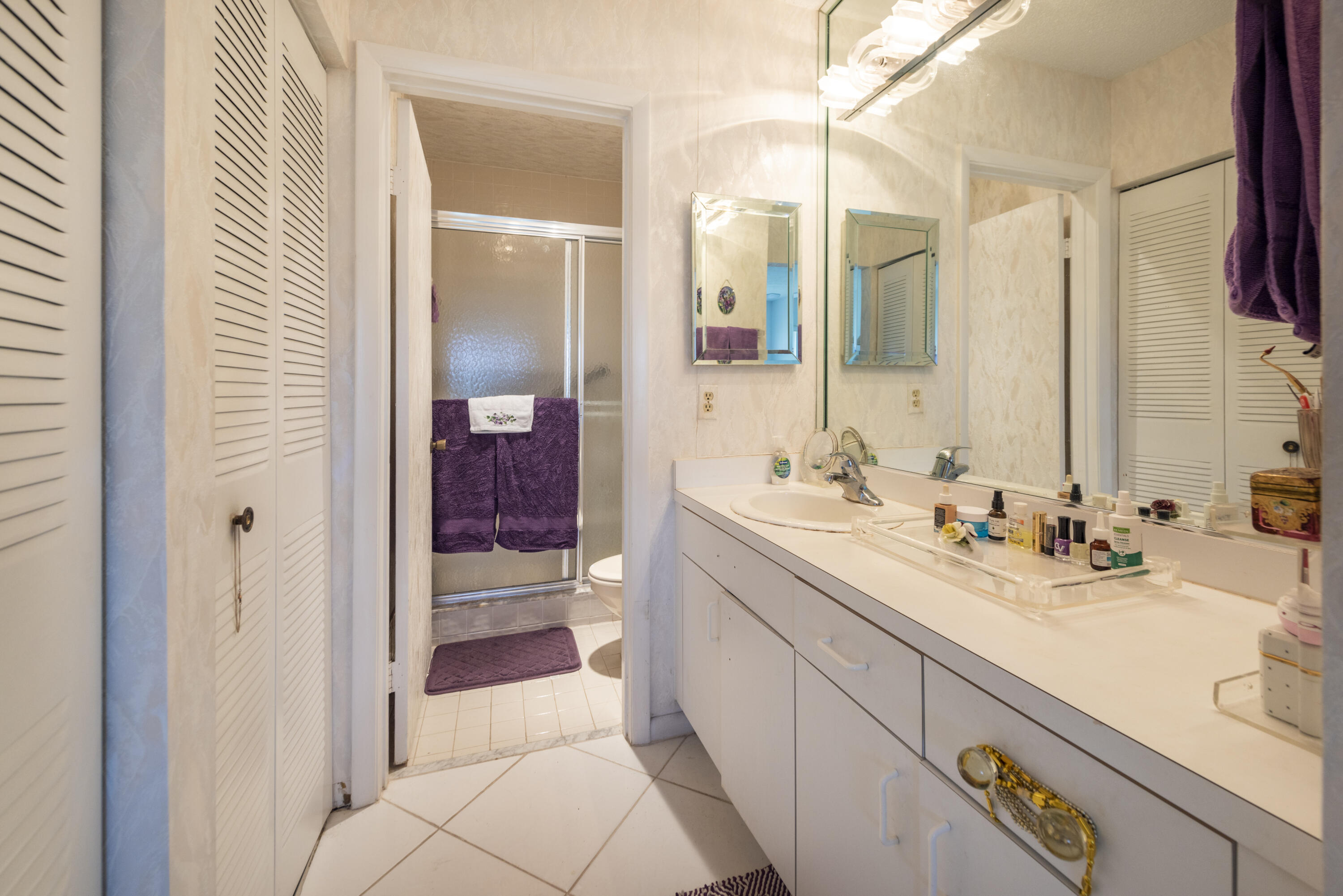 WEDGEWOOD CONDOMINIUM - Residential