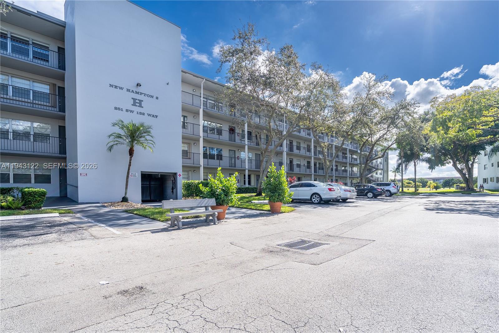 251 SW 132nd Way 117H, Pembroke Pines FL 33027