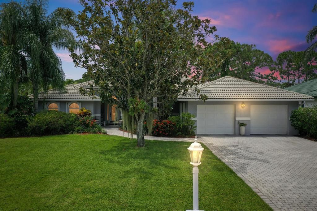 Photo of 1174 SW Mirror Lake Cove Cv, Port St Lucie, FL 34986 (MLS # R10730038)