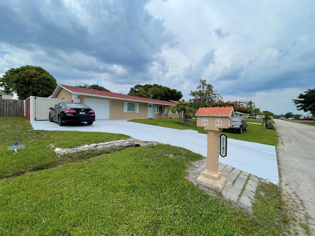 Photo of 2142 SE Stonecrop Street, Port Saint Lucie, FL 34984 (MLS # R10994620)
