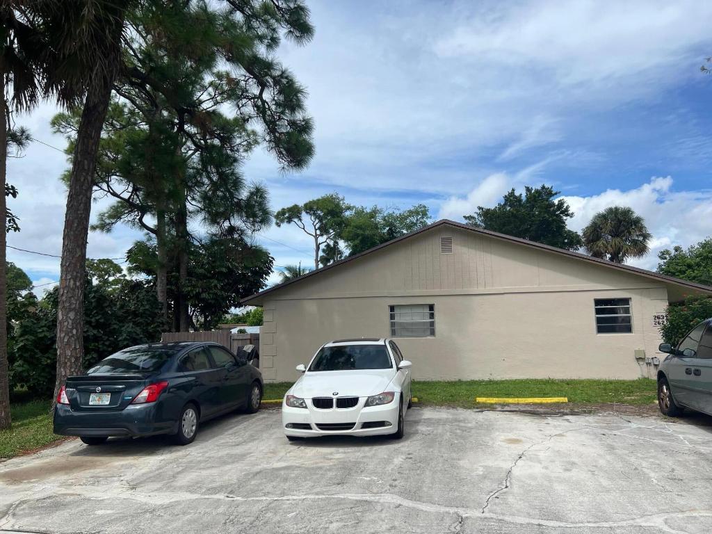 2621 SE Clayton Street