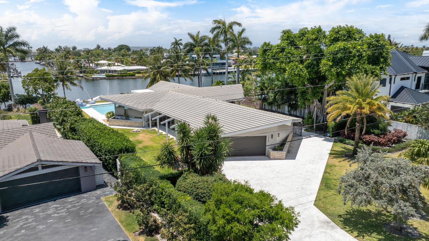 1425 Middle River Drive